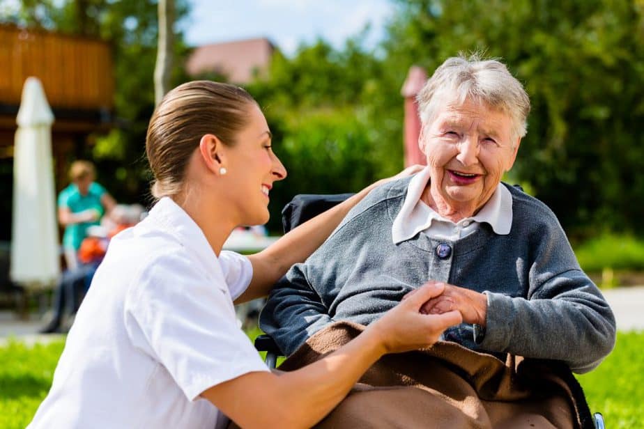 The importance of the geriatric care service in a retirement home
